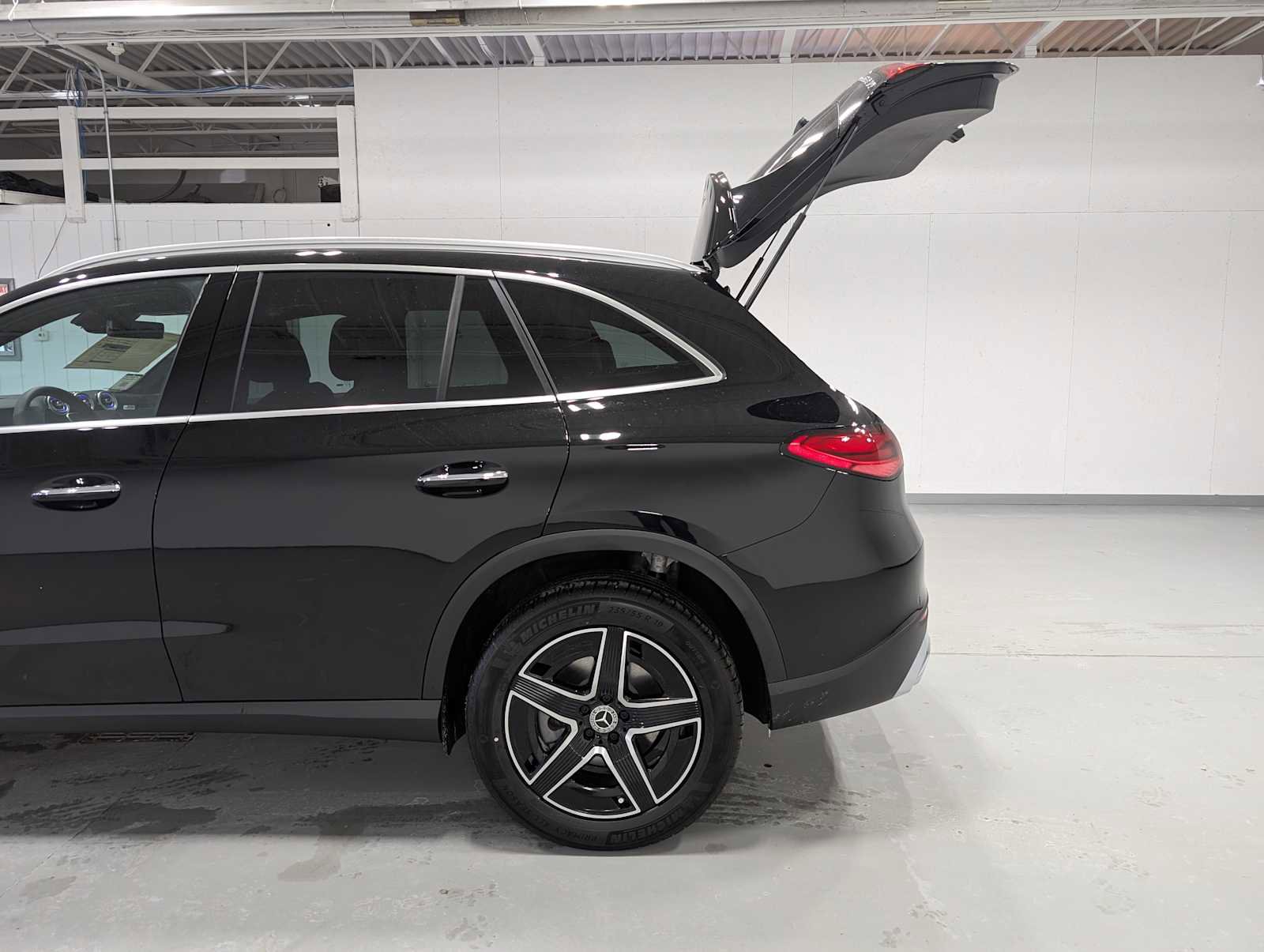 New 2026 Mercedes-Benz GLC 300 4MATIC image 9