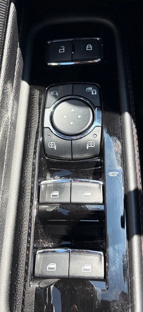 Used 2024 Lincoln Aviator AWD w/ Premium Package image 17