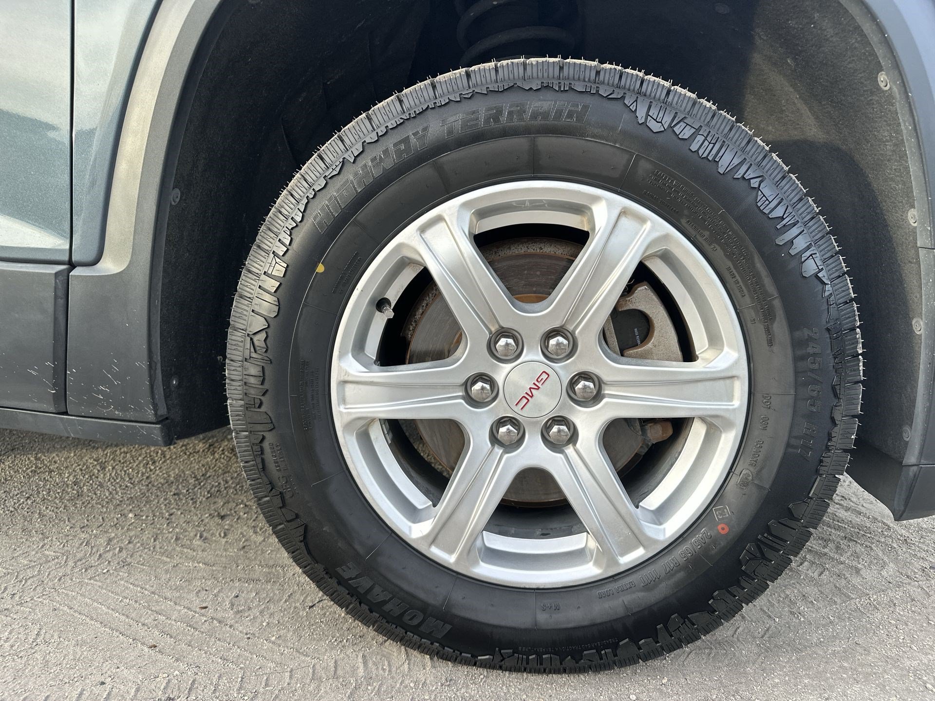 Used 2019 GMC Acadia SLE FWD image 17