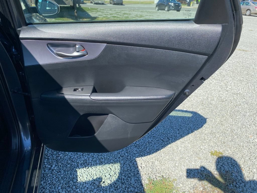 Used 2022 Kia Forte LXS FWD image 18