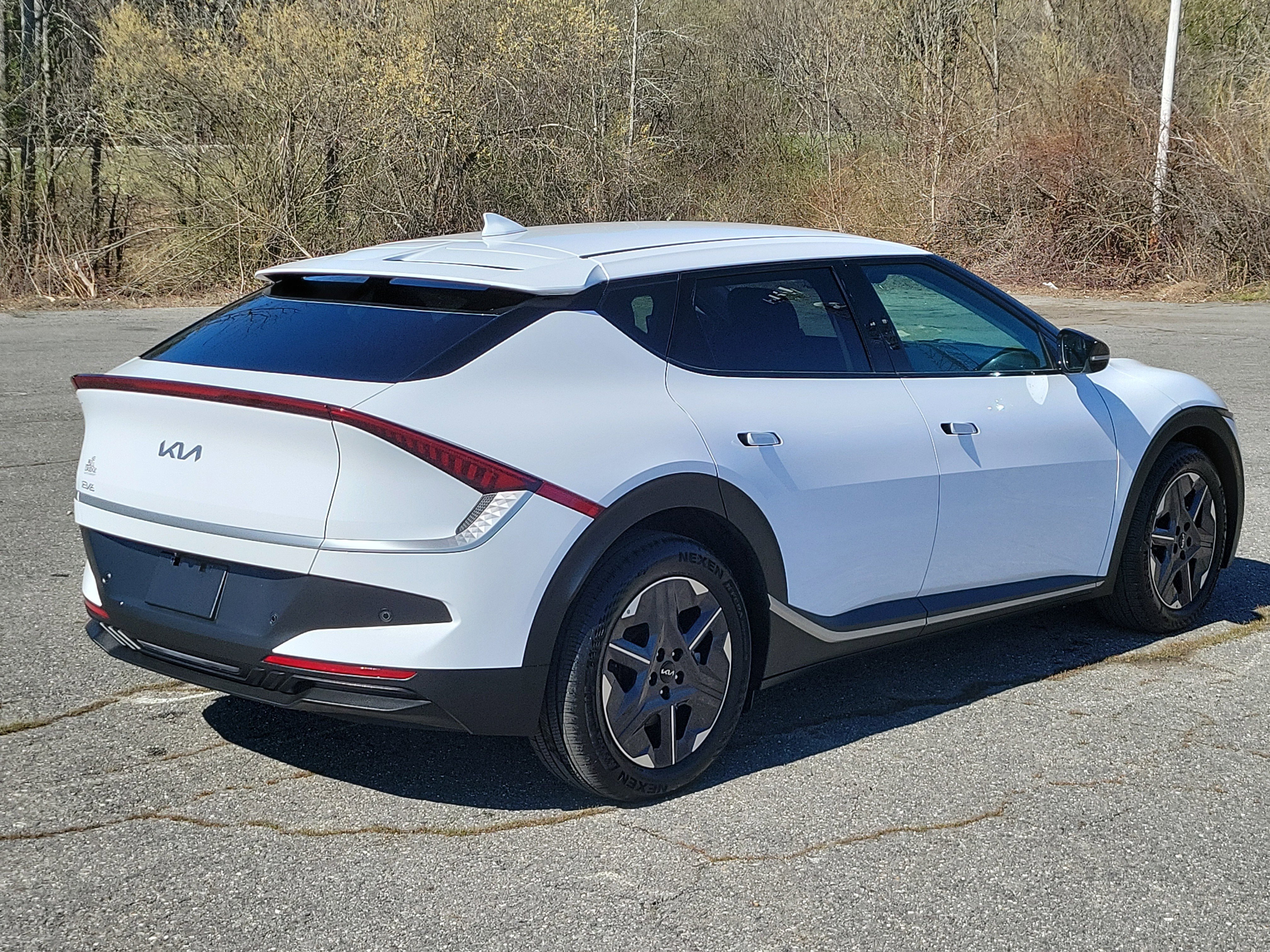 Used 2025 Kia EV6 Light AWD/4WD image 5