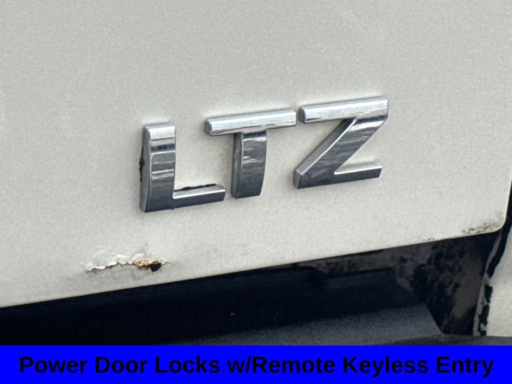 Used 2010 Chevrolet Silverado 1500 LTZ w/ White Diamond Tricoat Edition image 24