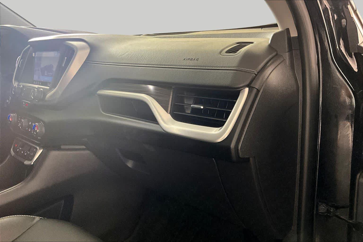 Certified 2024 GMC Terrain SLT w/ Infotainment Package II AWD/4WD image 17