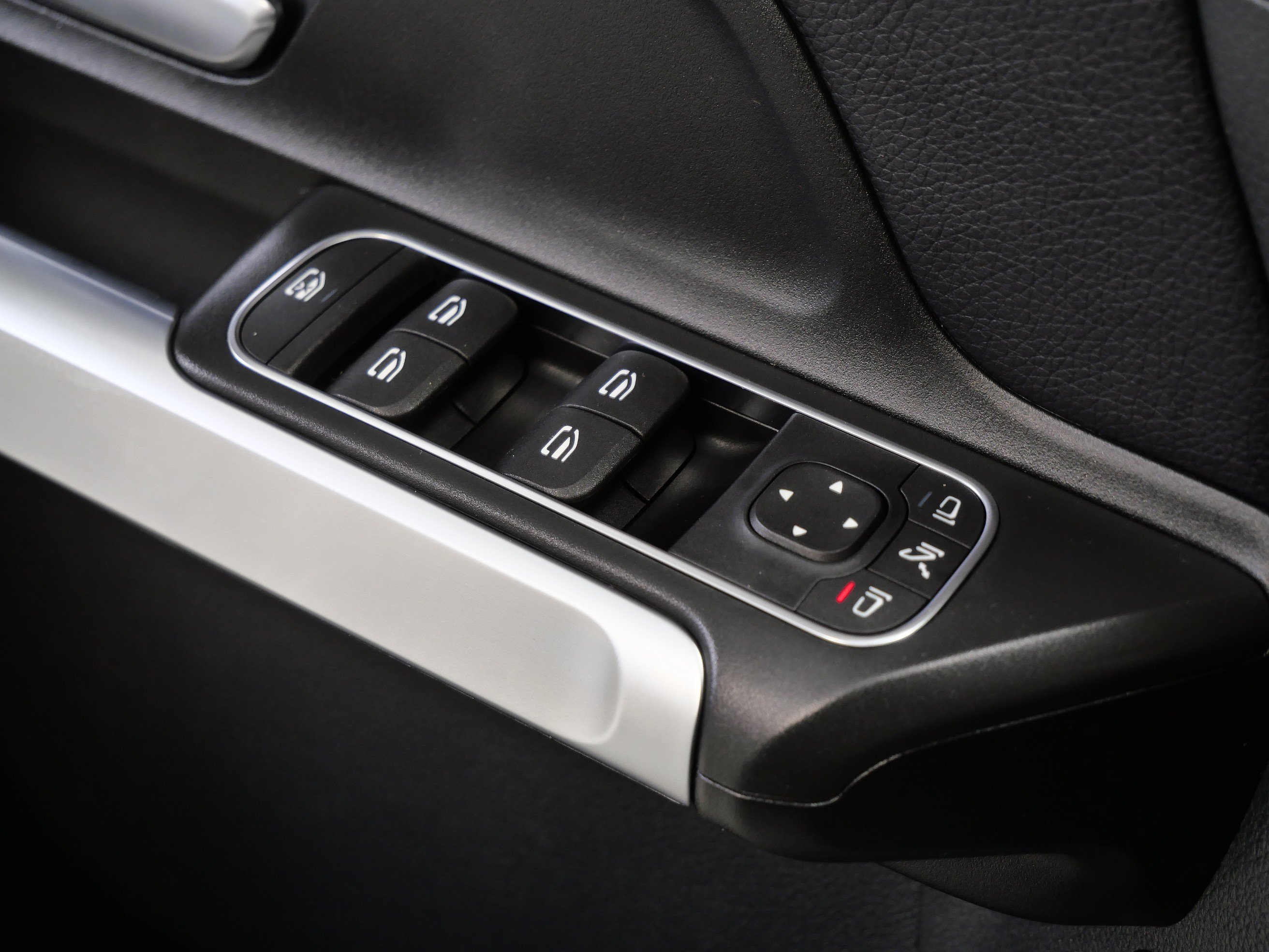 Certified 2022 Mercedes-Benz GLB 250 4MATIC image 34