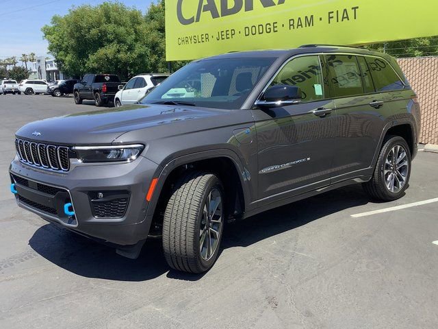 New 2023 Jeep Grand Cherokee Overland w/ Luxury Tech Group IV AWD/4WD image 5