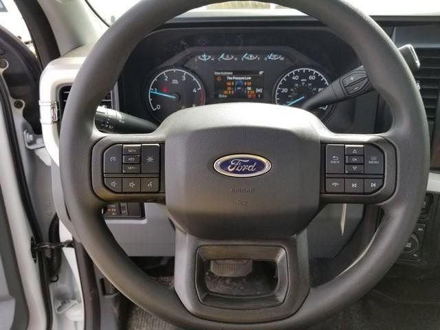 New 2025 Ford F550 4x4 Regular Cab Super Duty image 25