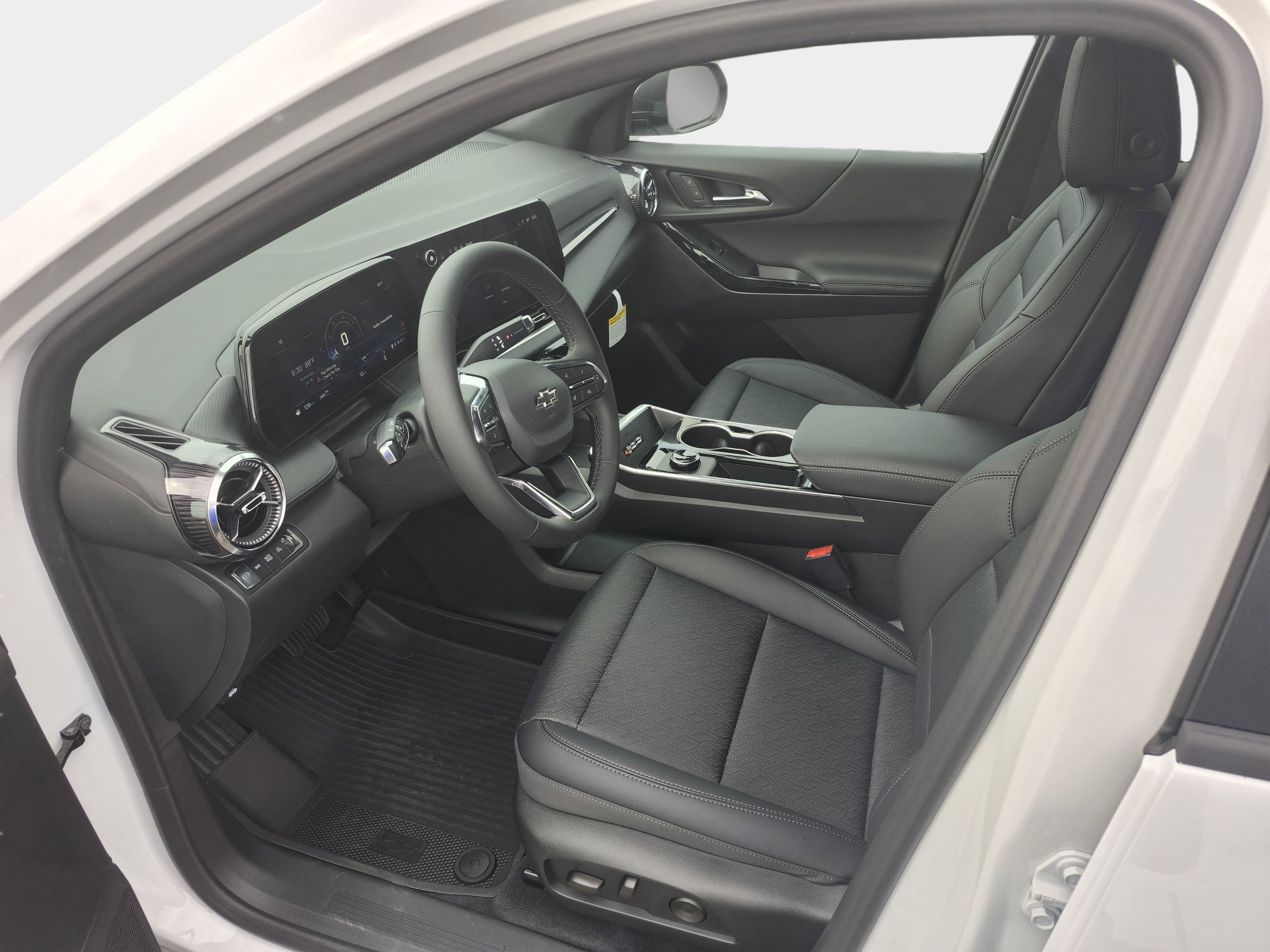 New 2026 Chevrolet Equinox LT w/ Convenience Package II image 3