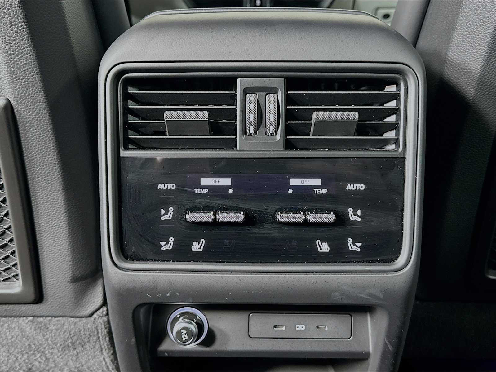 Certified 2025 Porsche Cayenne image 26