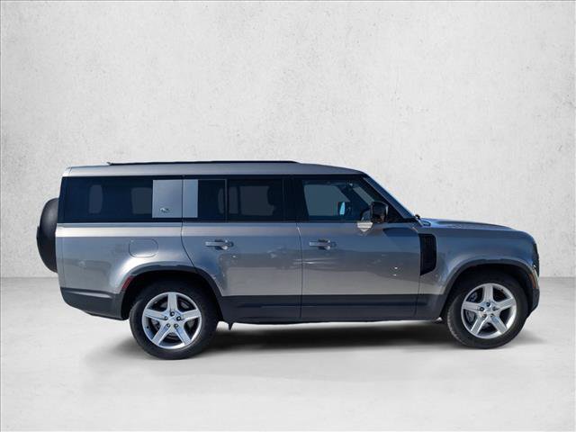 Used 2023 Land Rover Defender 130 SE AWD/4WD image 4