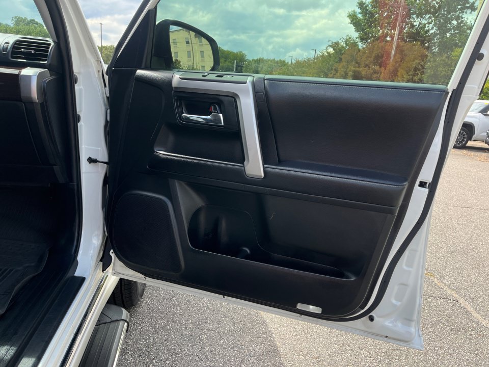 Used 2022 Toyota 4Runner Limited RWD image 32