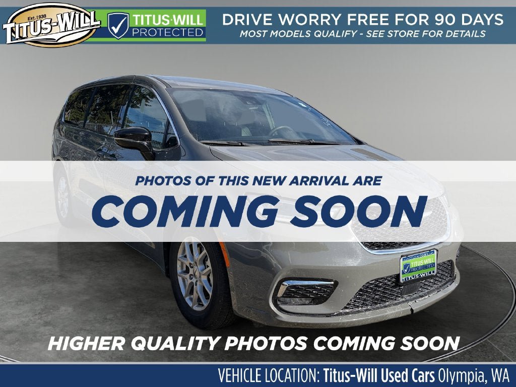 Used 2025 Chrysler Pacifica Select FWD image 1
