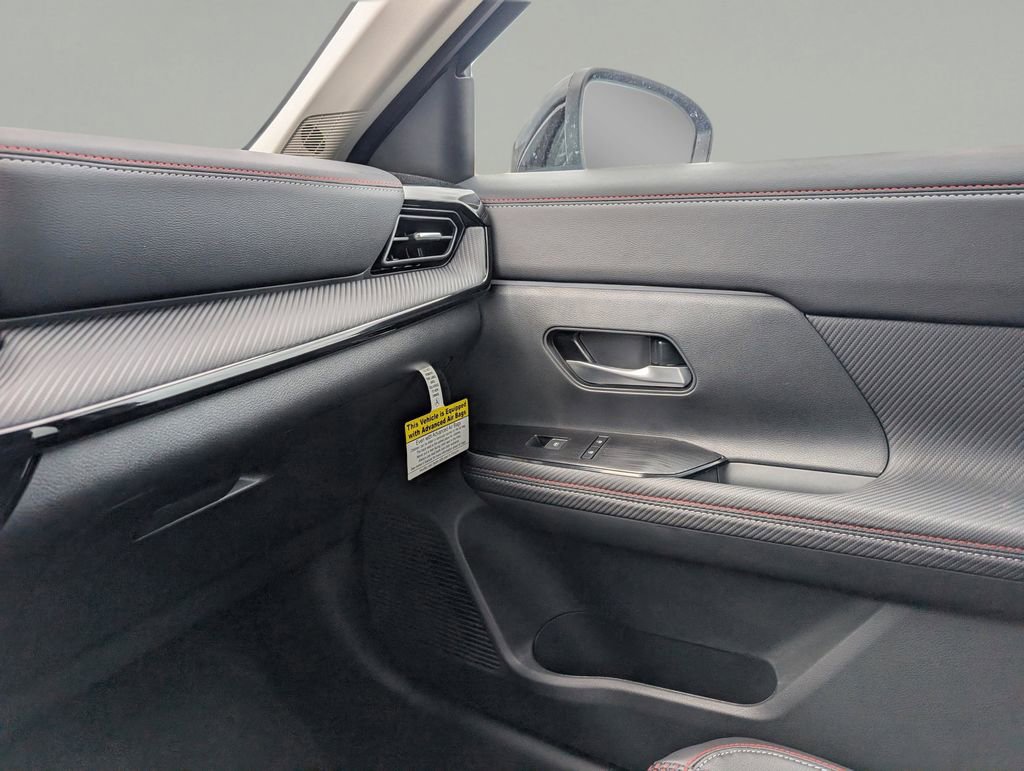 New 2026 Nissan Kicks SR image 29