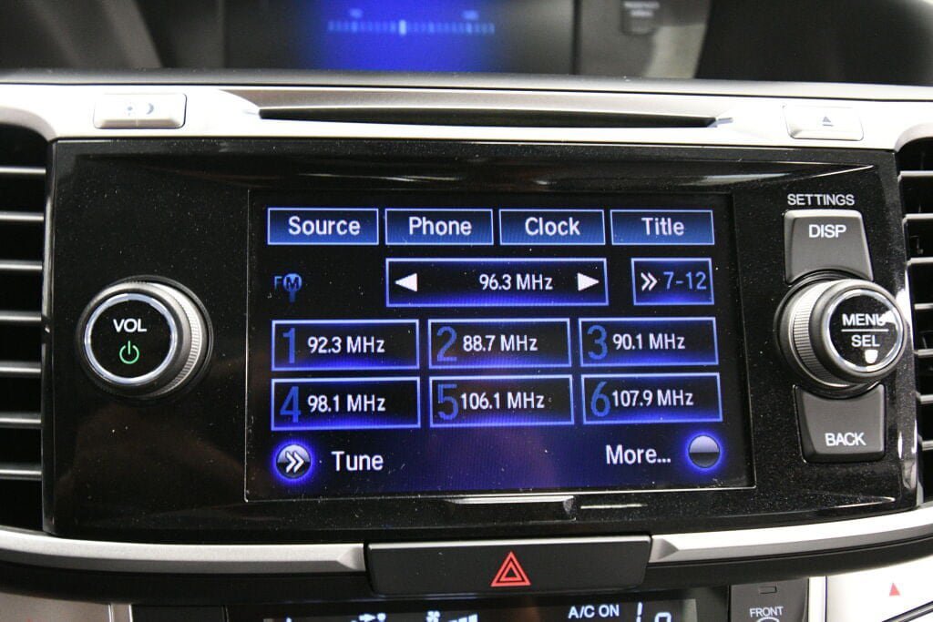 Used 2024 Subaru Crosstrek 2.0i Premium AWD/4WD image 16