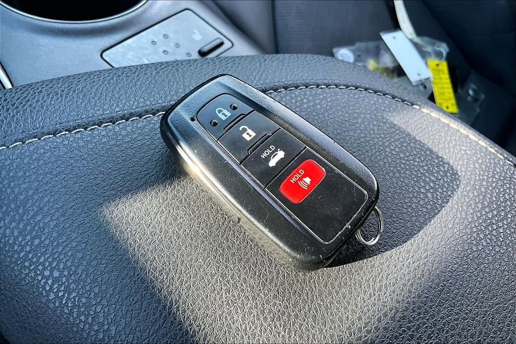 Used 2022 Toyota Camry XSE FWD image 34