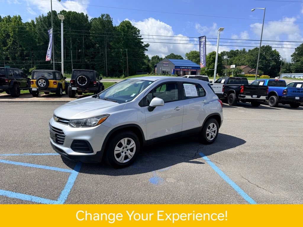 Used 2017 Chevrolet Trax LS FWD image 2