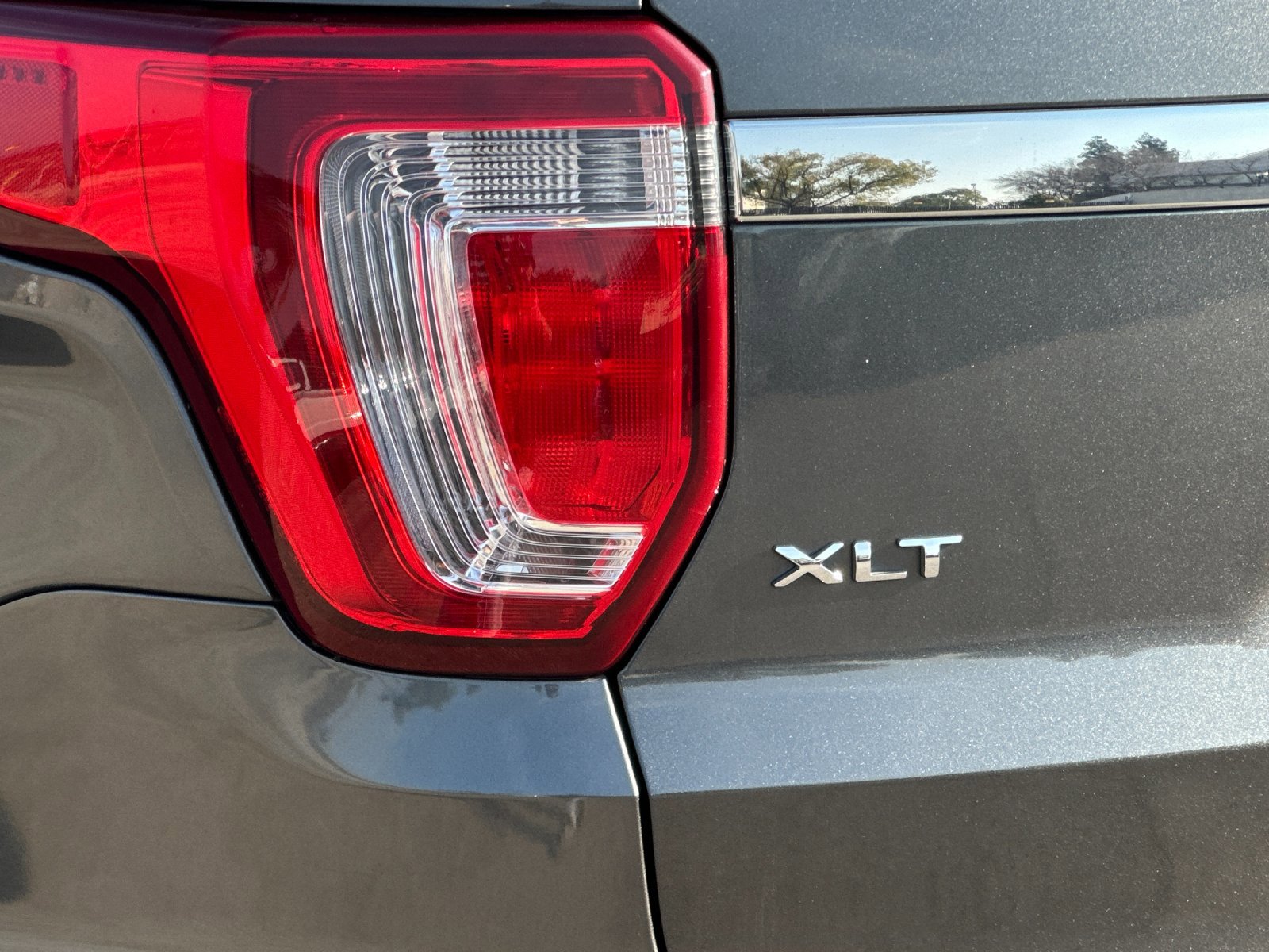 Used 2016 Ford Explorer XLT w/ Equipment Group 201A image 27