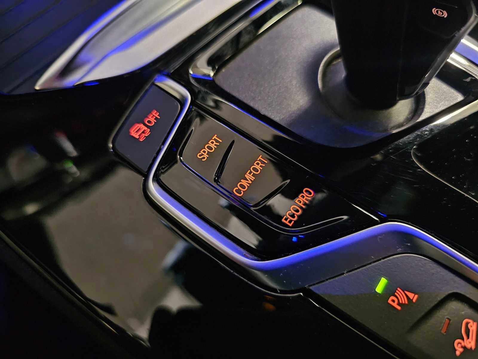 Used 2021 BMW X4 xDrive30i w/ M Sport Package image 30