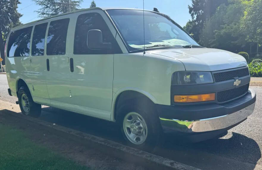 Used 2018 Chevrolet Express 2500 LS w/ Driver Convenience Package RWD image 7
