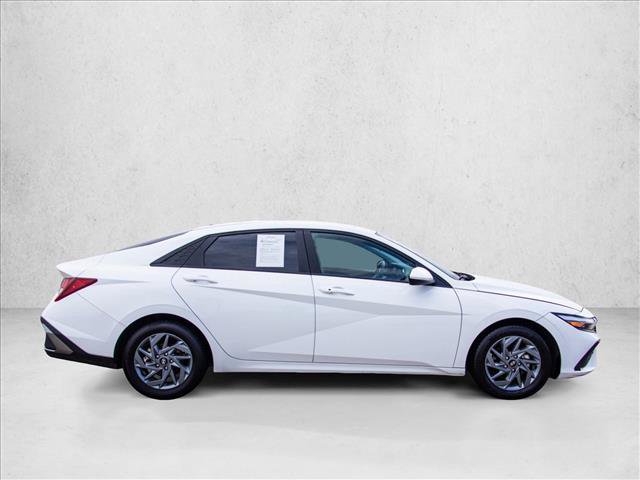 Used 2024 Hyundai Elantra SEL FWD image 4