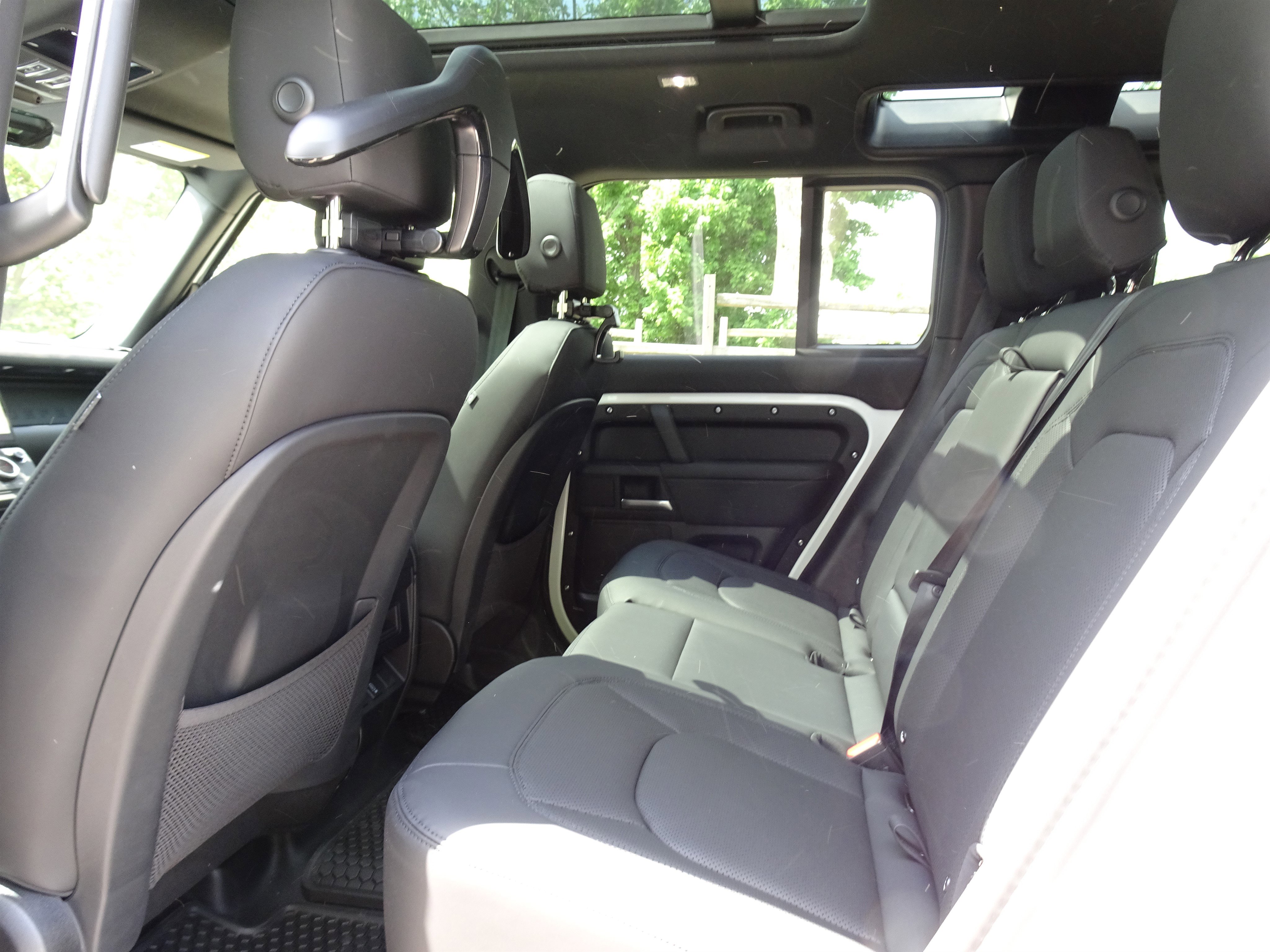 New 2026 Land Rover Defender 110 X-Dynamic SE AWD/4WD image 22