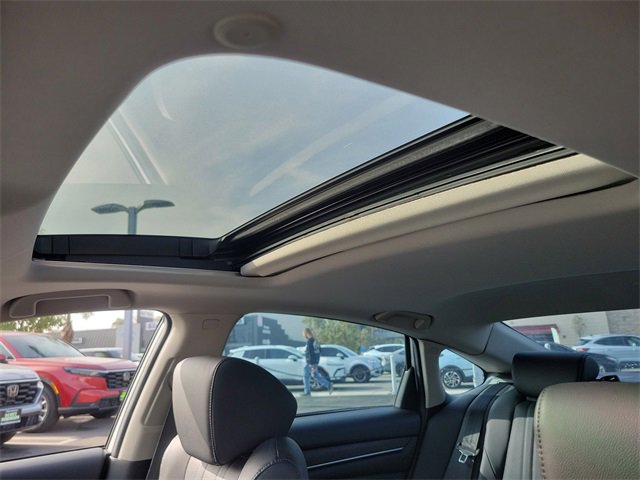 Certified 2018 Honda Accord Touring image 34