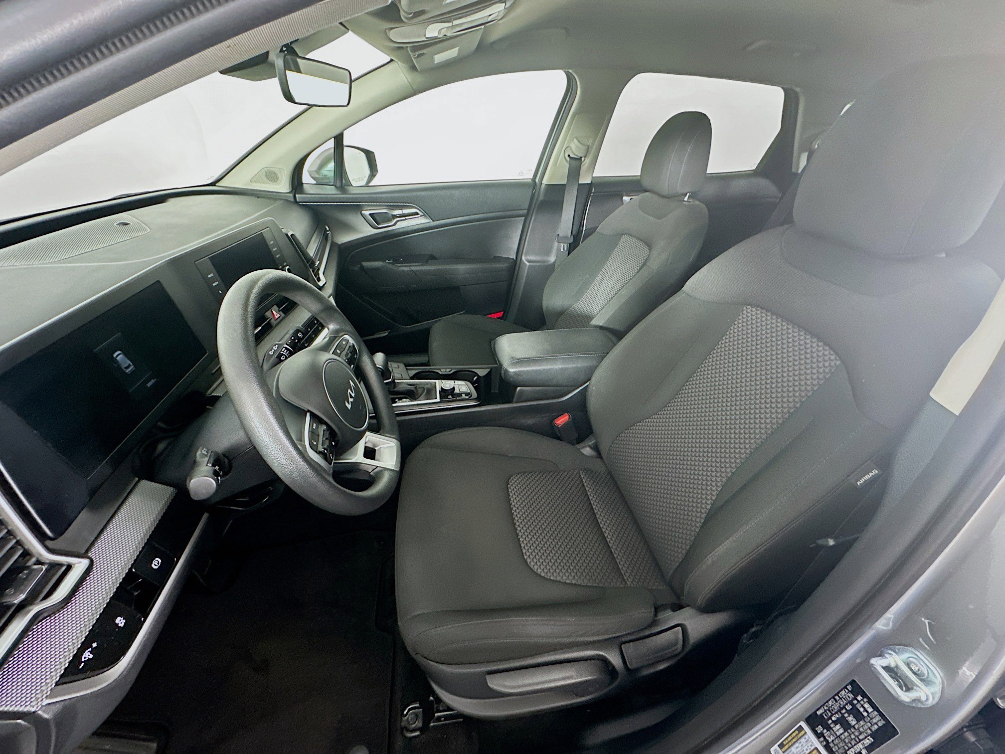 Used 2024 Kia Sportage LX image 13