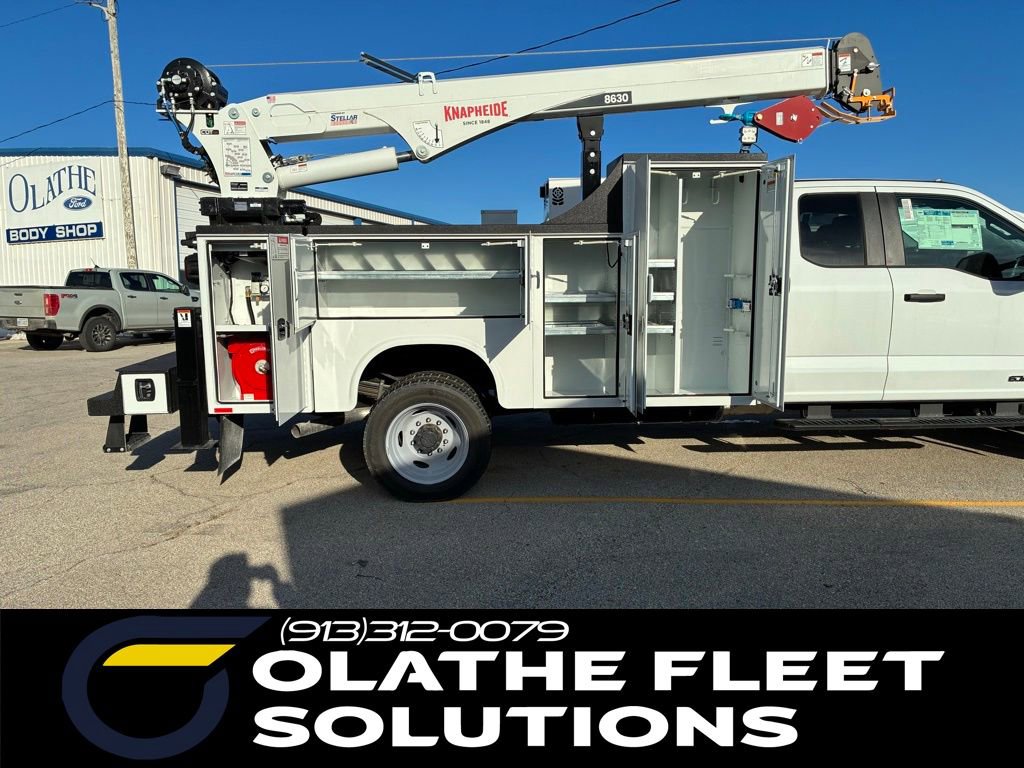 New 2025 Ford F550 4x4 Supercab Super Duty image 12