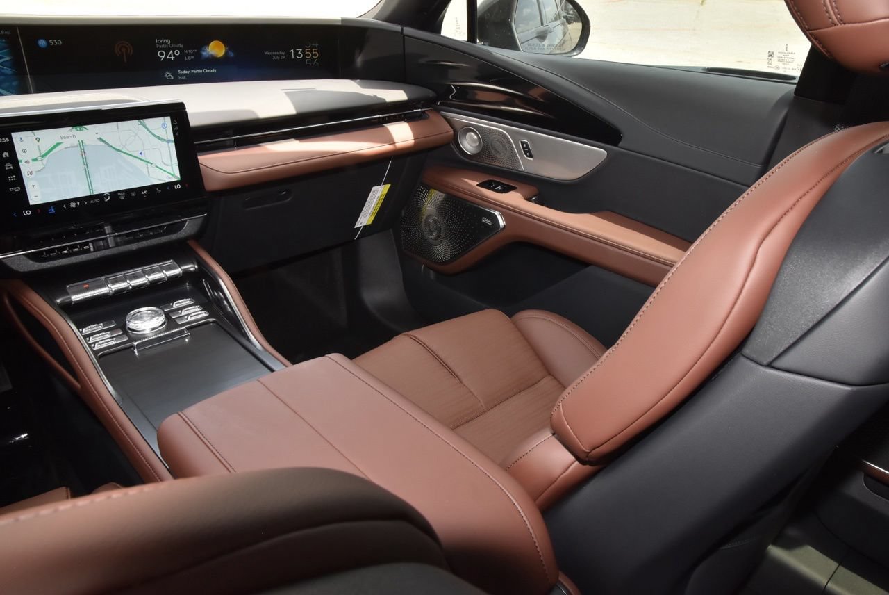 New 2026 Lincoln Nautilus Reserve AWD/4WD image 17