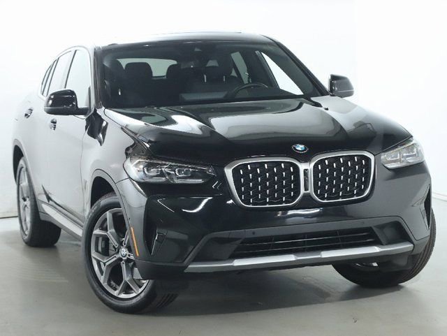 Used 2025 BMW X4 xDrive30i AWD/4WD image 2