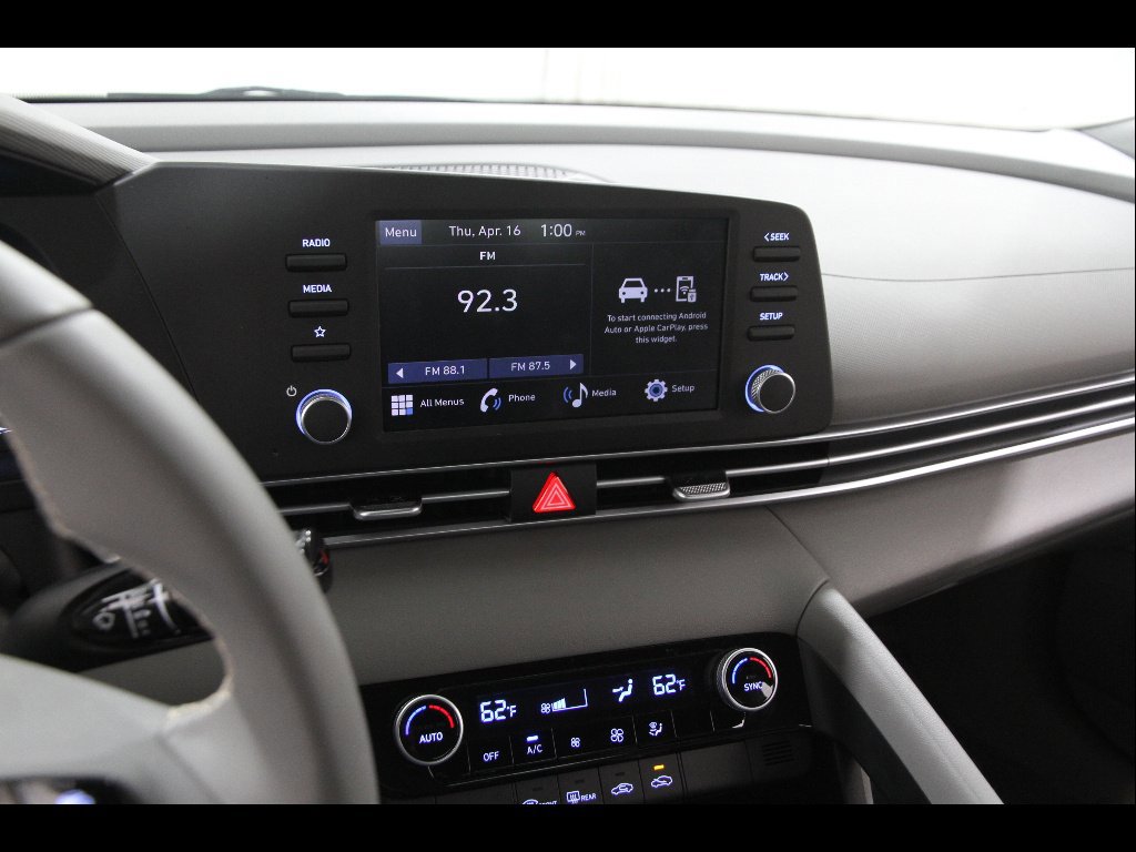 Certified 2025 Hyundai Elantra Sport image 9