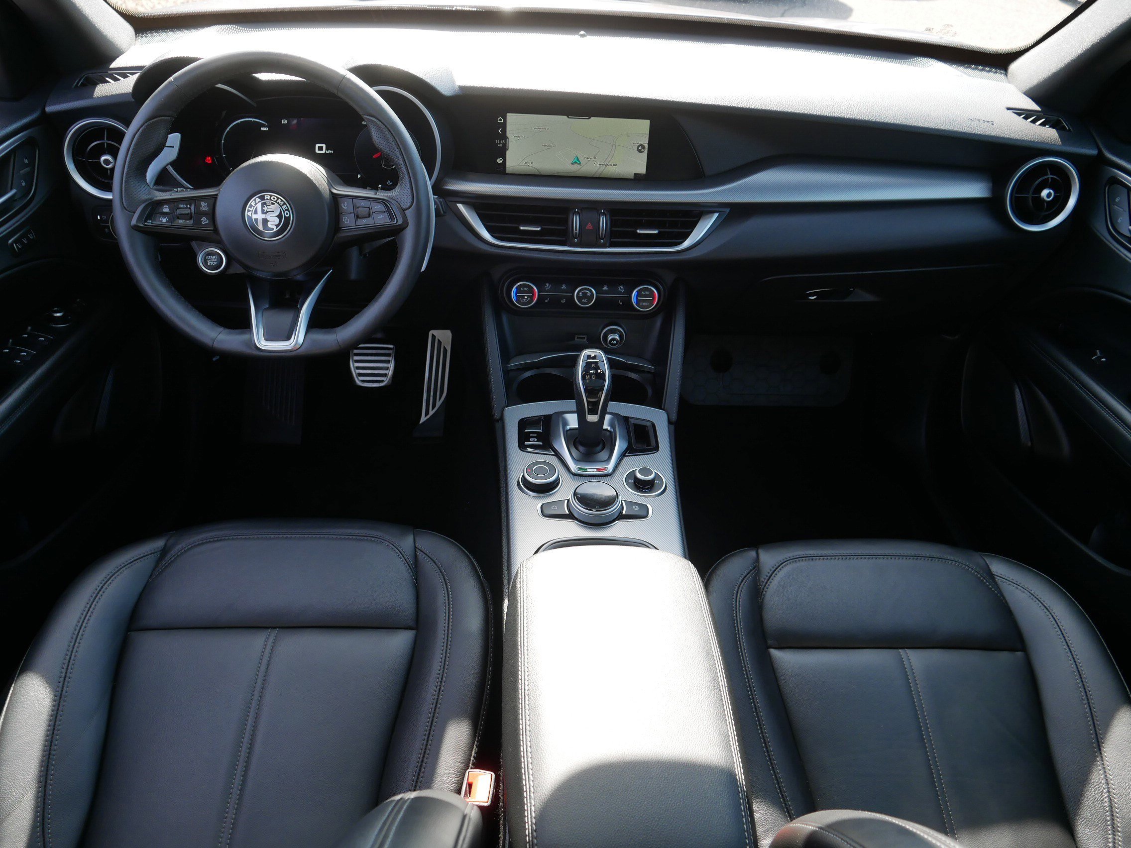 Used 2025 Alfa Romeo Stelvio Sprint w/ Convenience Package image 10