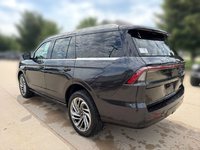 New 2026 Lincoln Navigator Reserve AWD/4WD image 9