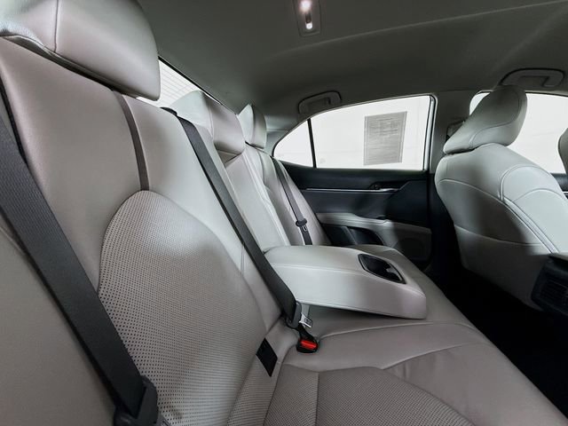 Used 2022 Toyota Camry XLE image 25