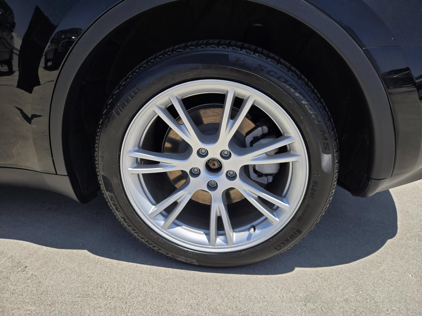 Used 2023 Tesla Model Y AWD image 29