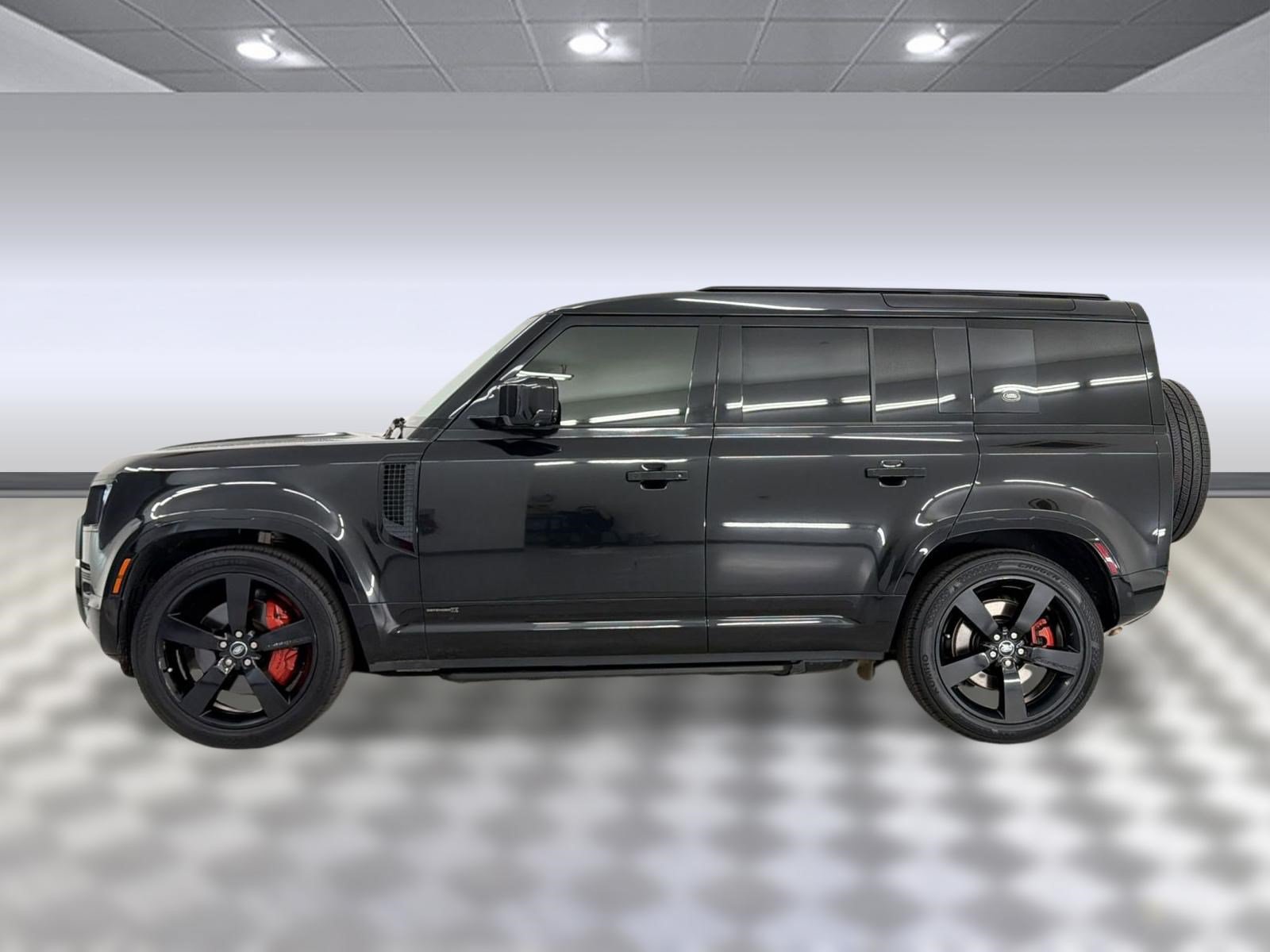 Used 2023 Land Rover Defender 110 X AWD/4WD image 2