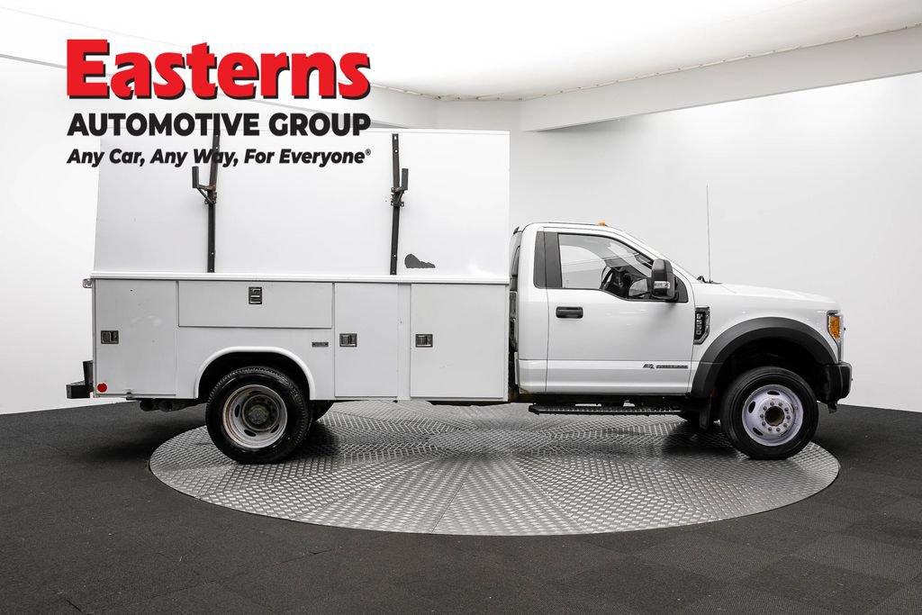 Used 2017 Ford F550 2WD Regular Cab Super Duty image 4