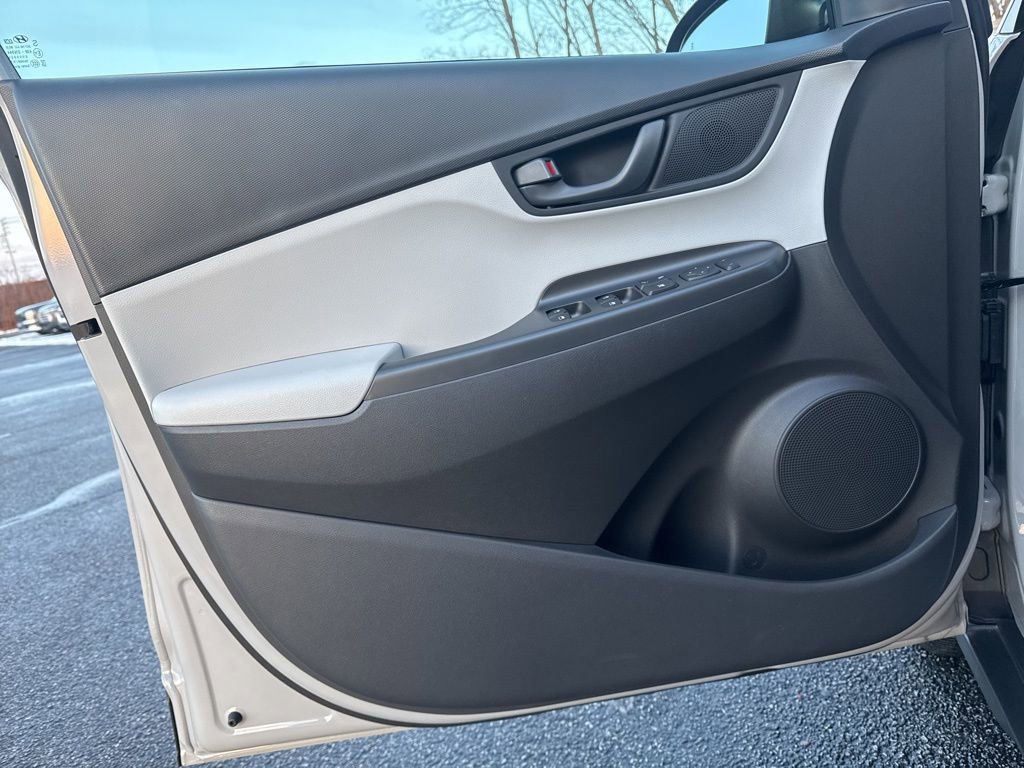 Used 2023 Hyundai Kona SEL w/ Cargo Package image 25