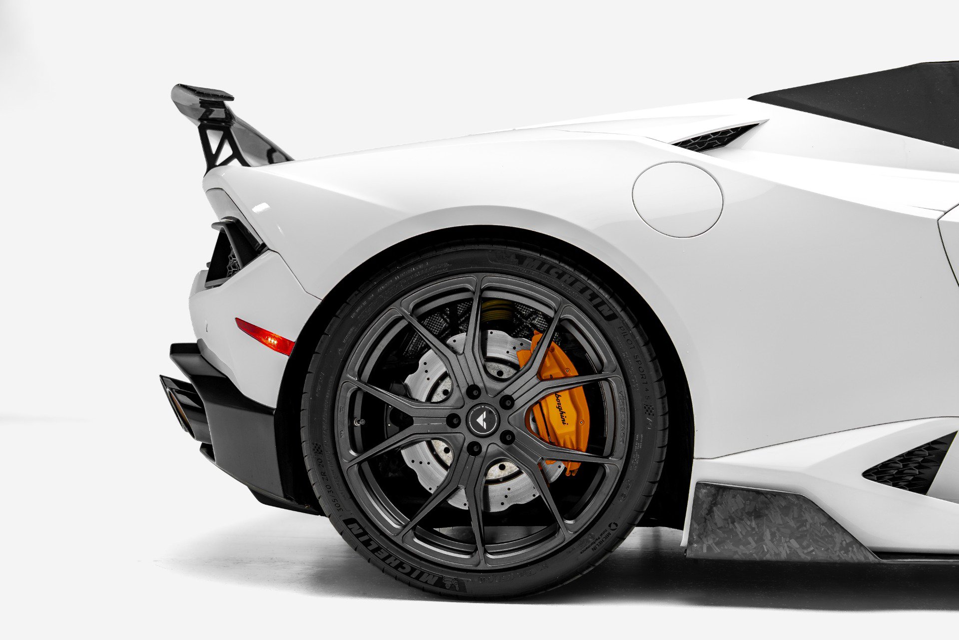 Used 2017 Lamborghini Huracan LP 580-2 RWD image 21