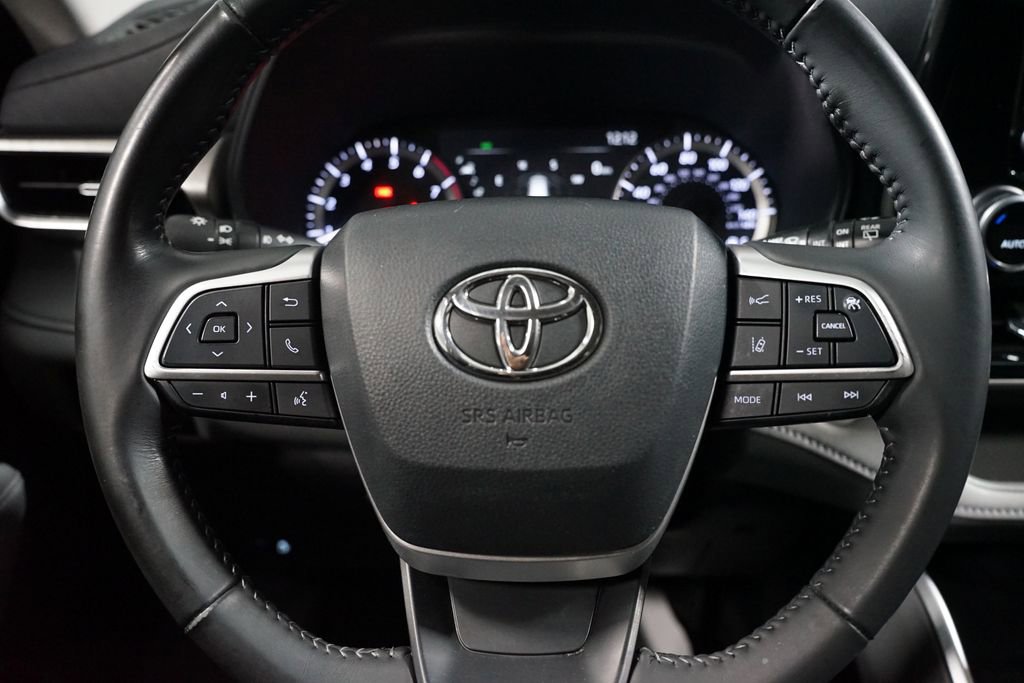 Certified 2024 Toyota Highlander LE image 12