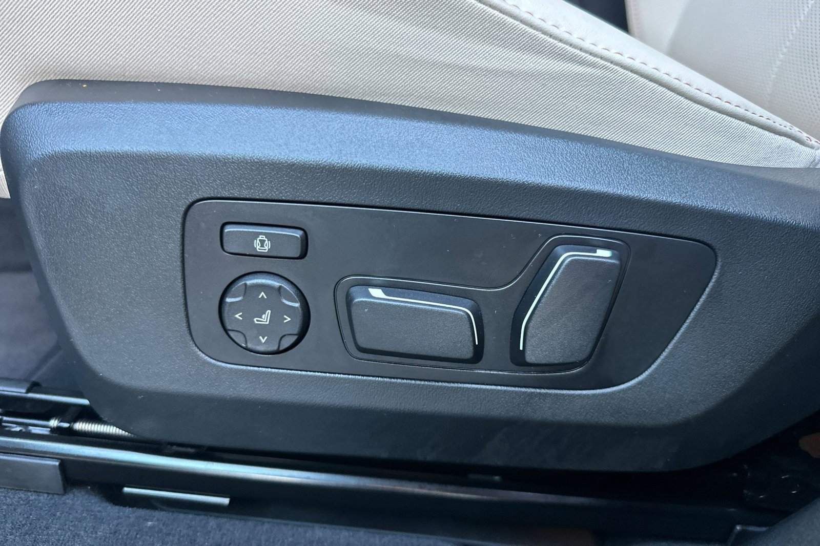 Used 2025 BMW X3 xDrive30i w/ Premium Package image 14