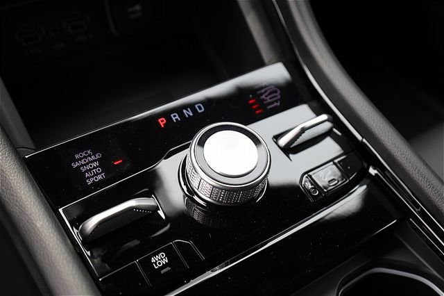 New 2025 Jeep Grand Cherokee Overland w/ Adv Protech Group III image 20