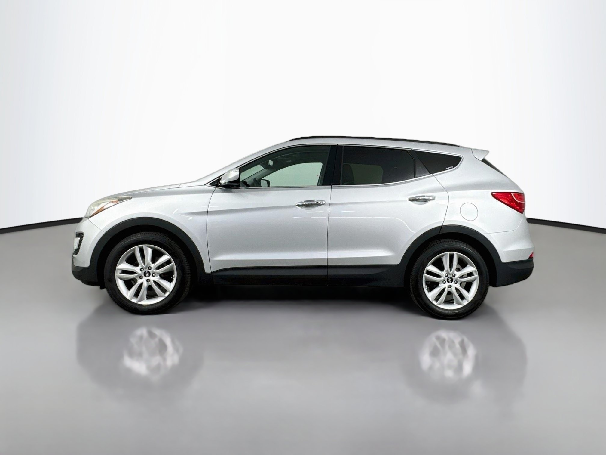 Used 2016 Hyundai Santa Fe Sport 2.0T w/ Option Group 05 AWD/4WD image 4