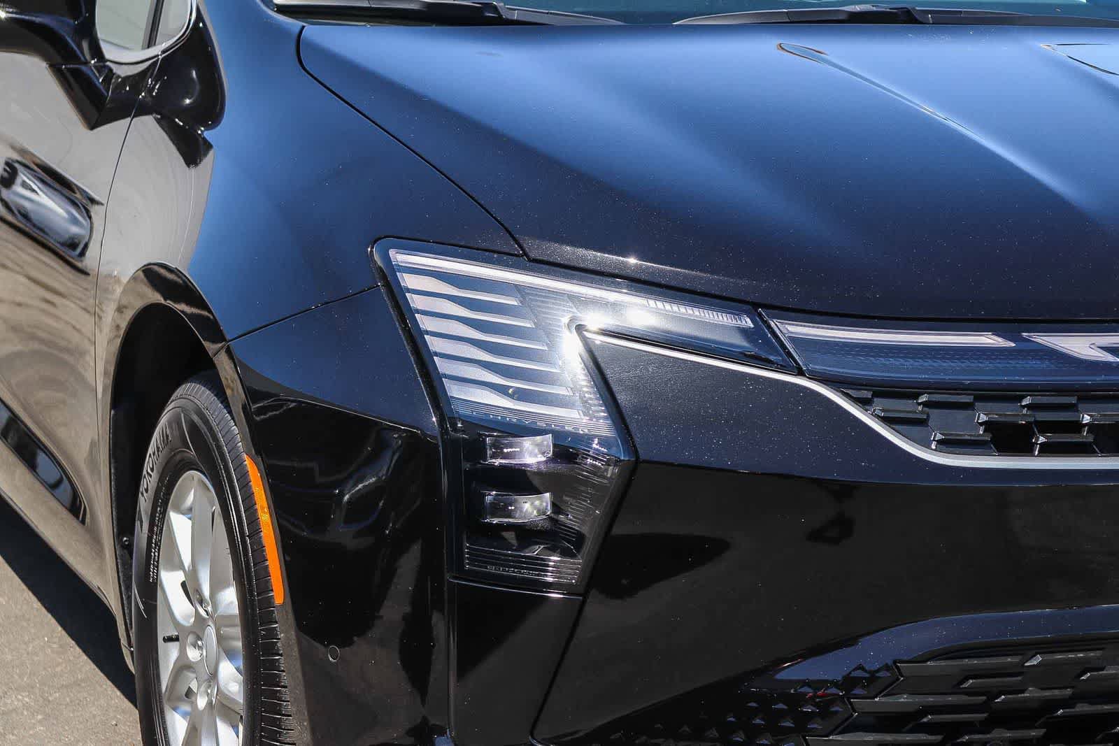 New 2027 Chrysler Pacifica Select FWD image 8