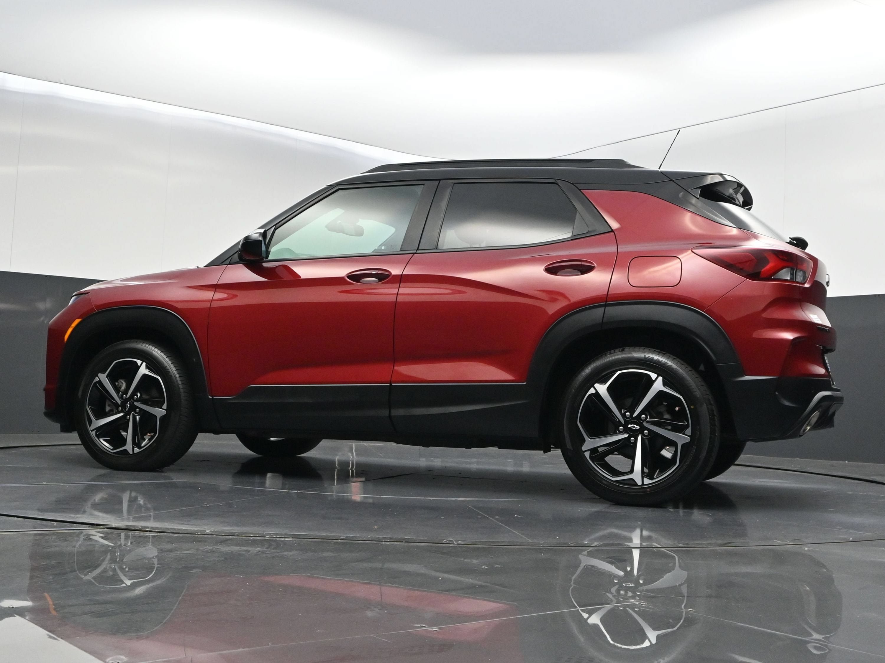 Certified 2021 Chevrolet TrailBlazer RS w/ Sun and Liftgate Package FWD image 47