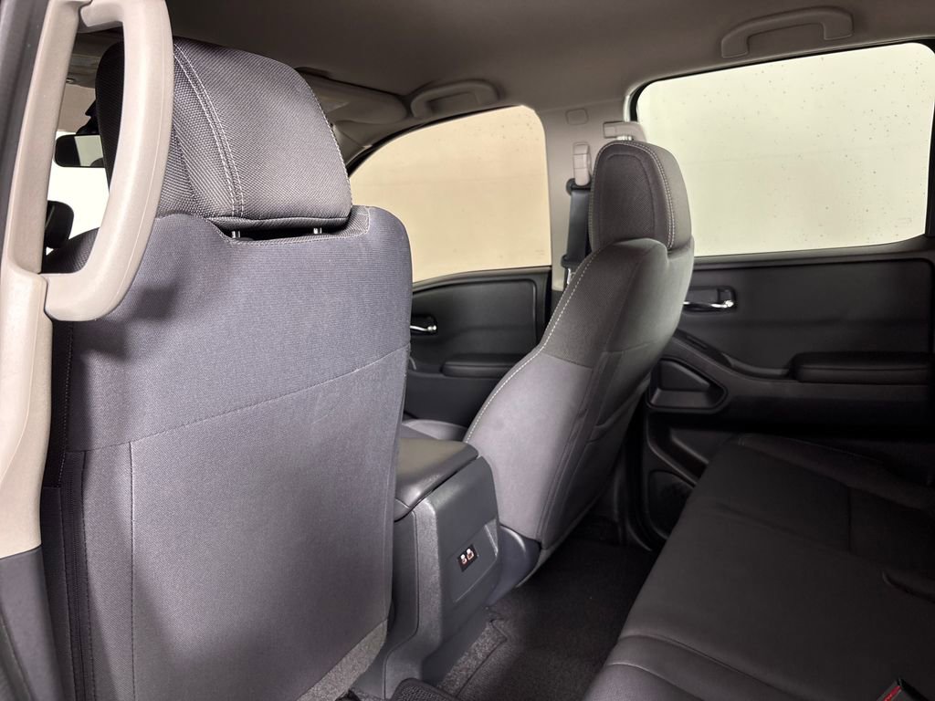 Used 2023 Nissan Frontier SV image 28