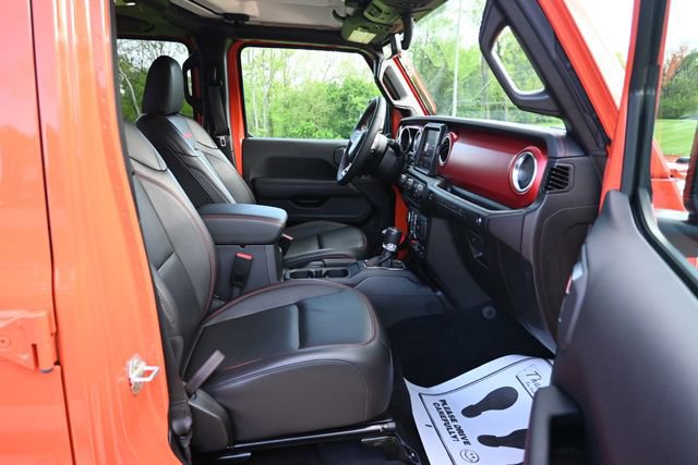 Used 2023 Jeep Wrangler Unlimited Rubicon w/ Cold Weather Group AWD/4WD image 19
