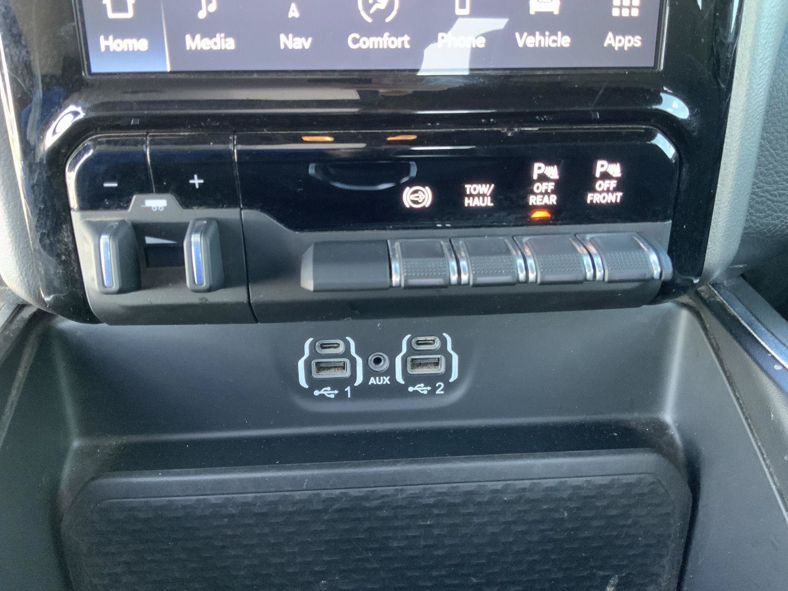 Used 2024 RAM 3500 Big Horn w/ Night Edition AWD/4WD image 43
