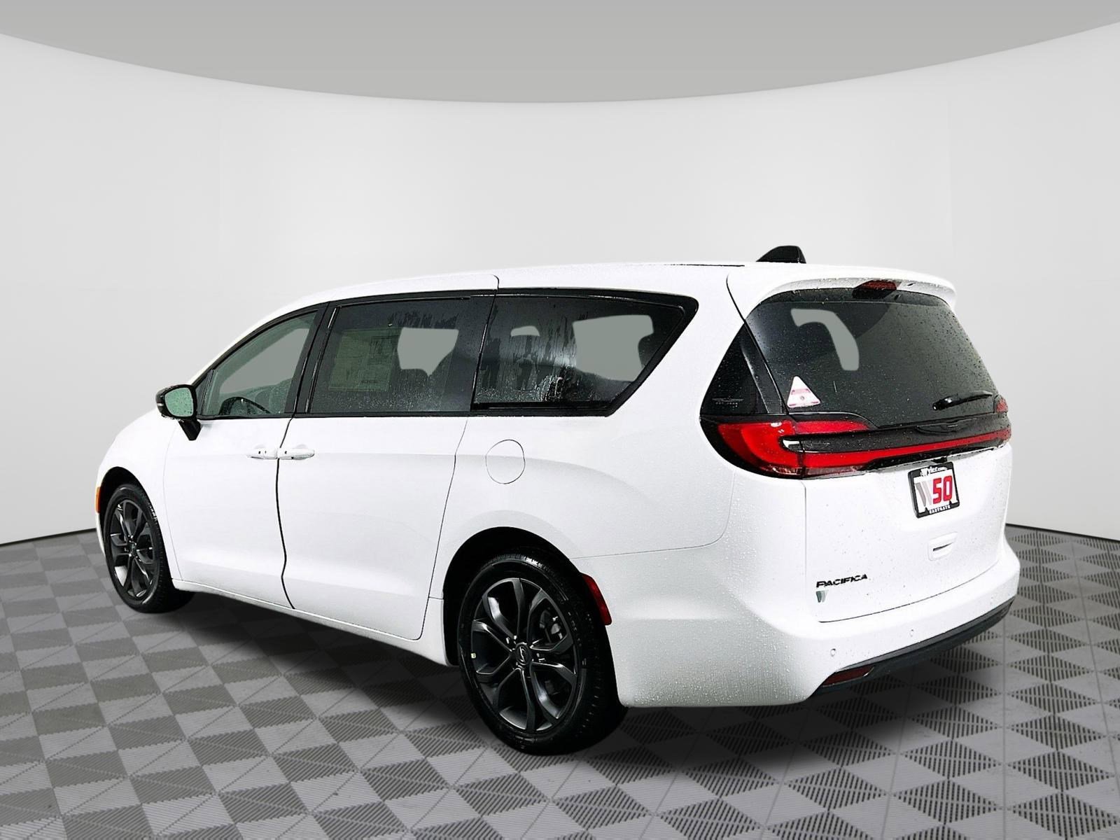 New 2026 Chrysler Pacifica Select FWD image 30