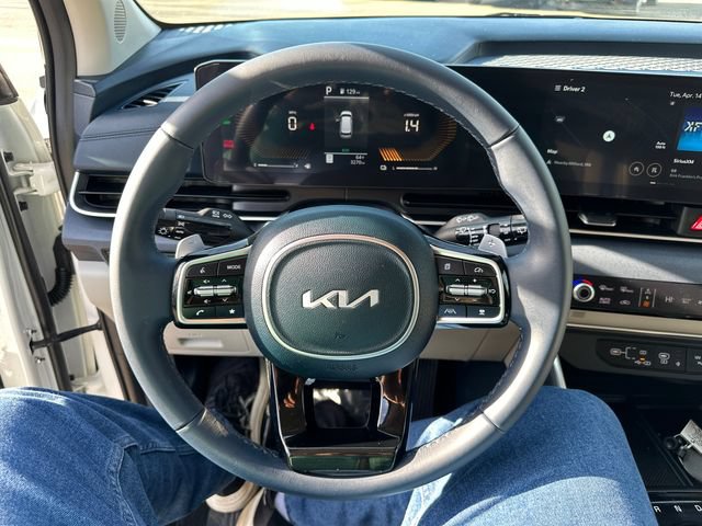 Used 2026 Kia Carnival EX FWD image 39