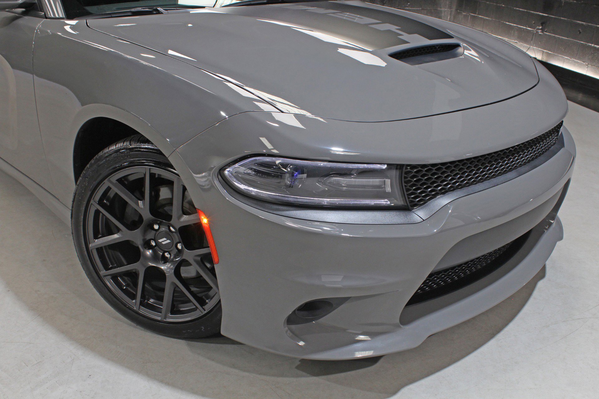 Used 2018 Dodge Charger R/T RWD image 12